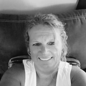 Meet your Posher, Denise